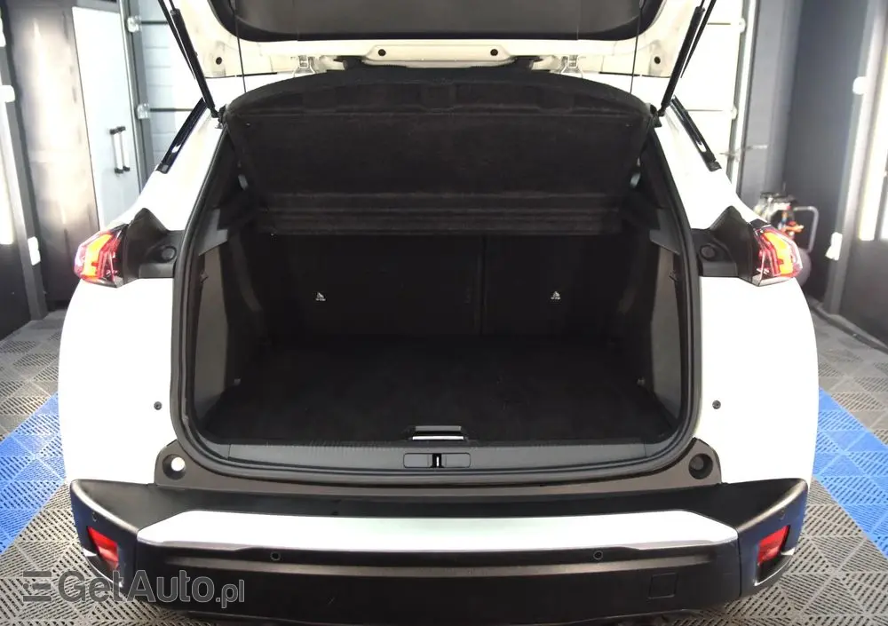 PEUGEOT 2008 PureTech 100 Active