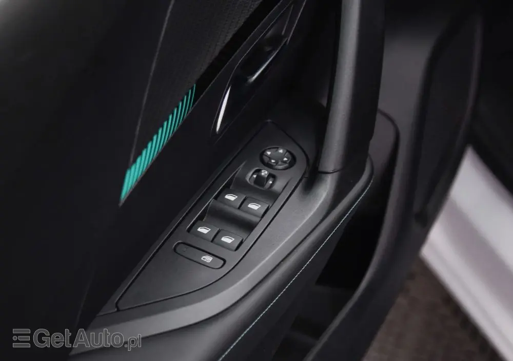 PEUGEOT 2008 PureTech 100 Active