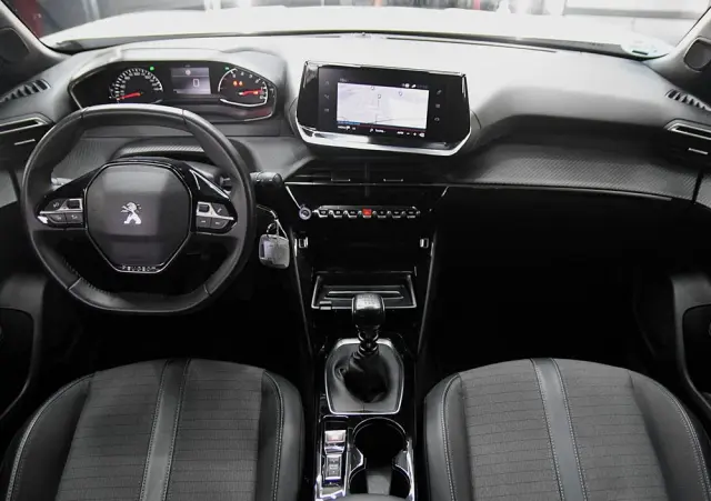 PEUGEOT 2008 PureTech 100 Active