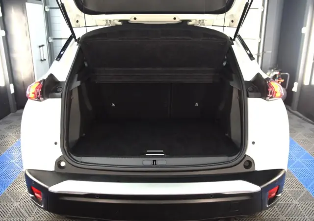 PEUGEOT 2008 PureTech 100 Active