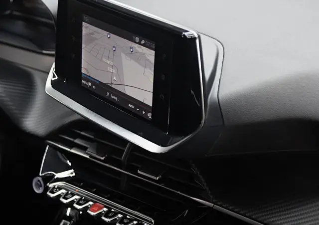 PEUGEOT 2008 PureTech 100 Active