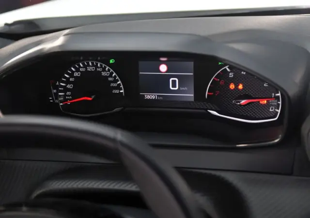 PEUGEOT 2008 PureTech 100 Active