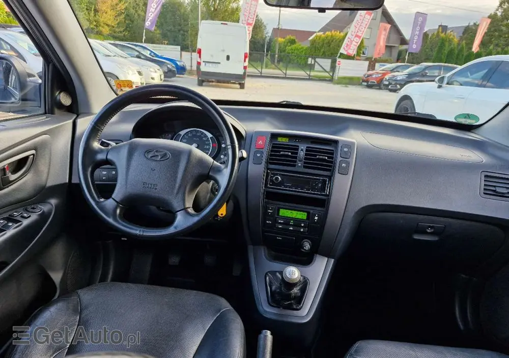 HYUNDAI Tucson 