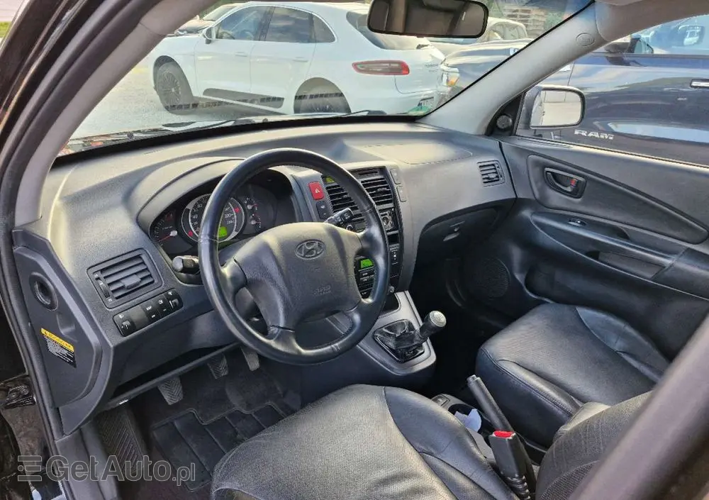 HYUNDAI Tucson 