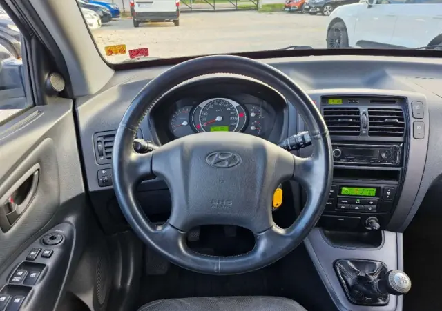 HYUNDAI Tucson 