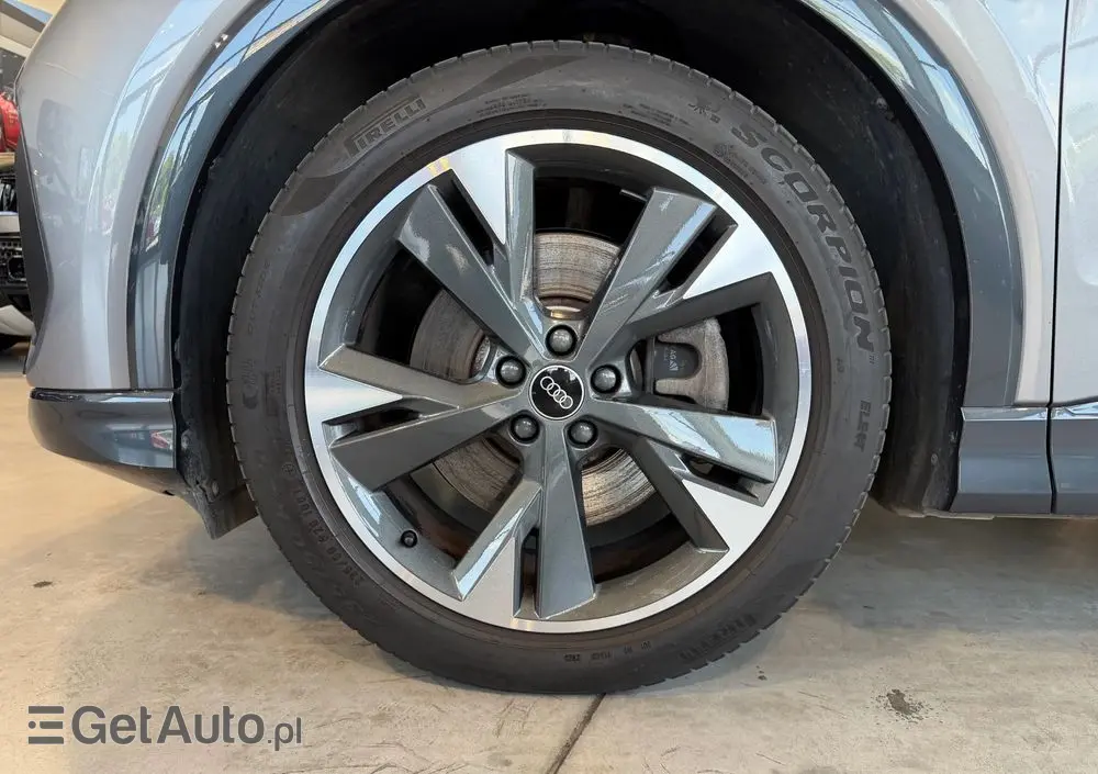 AUDI Q4 e-tron 50 77kWh Quattro S Line