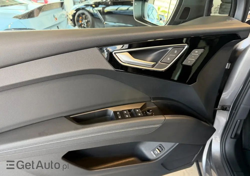 AUDI Q4 e-tron 50 77kWh Quattro S Line