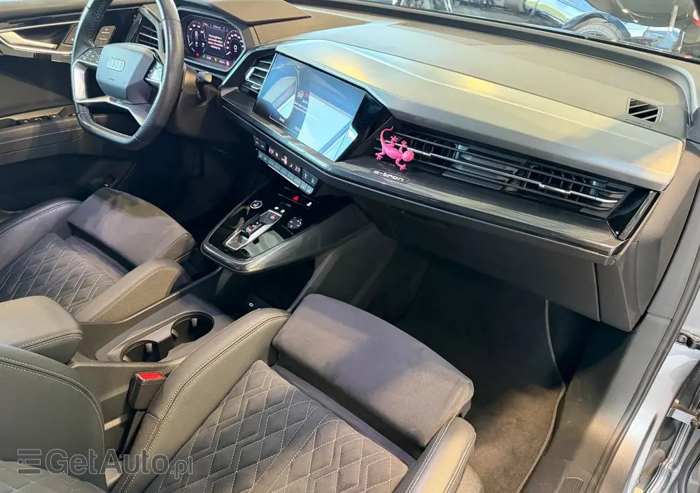 AUDI Q4 e-tron 50 77kWh Quattro S Line