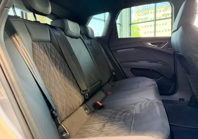 AUDI Q4 e-tron 50 77kWh Quattro S Line