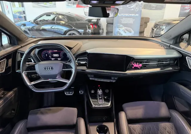 AUDI Q4 e-tron 50 77kWh Quattro S Line