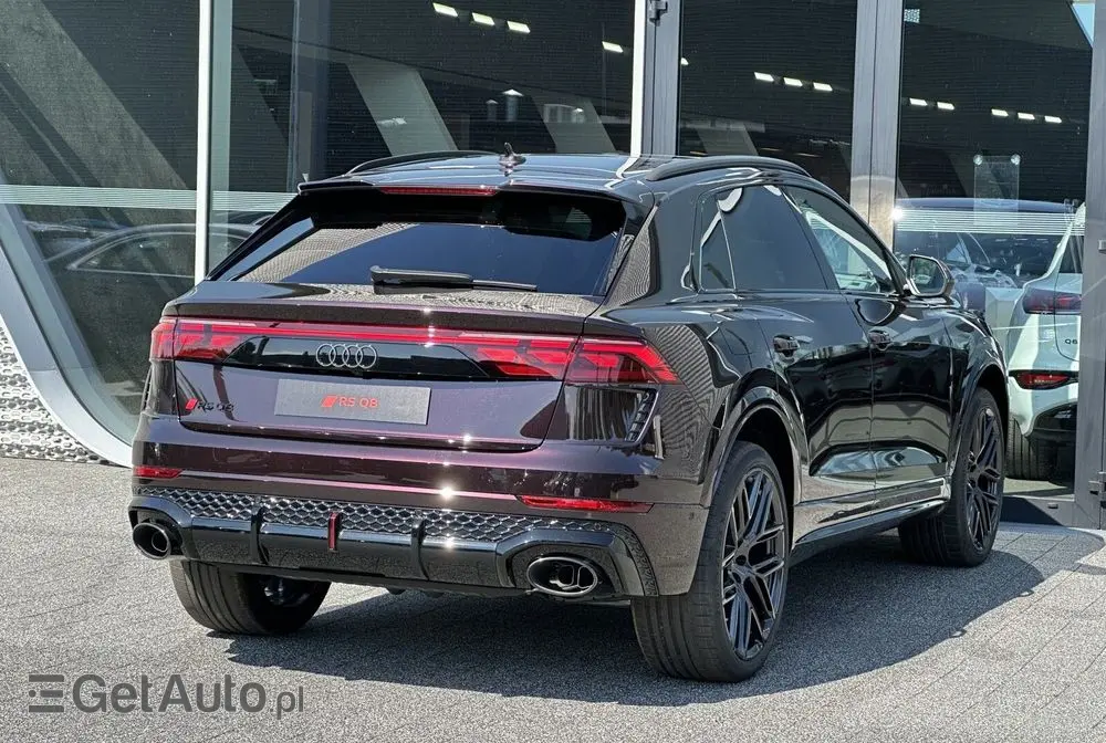 AUDI RS Q8 