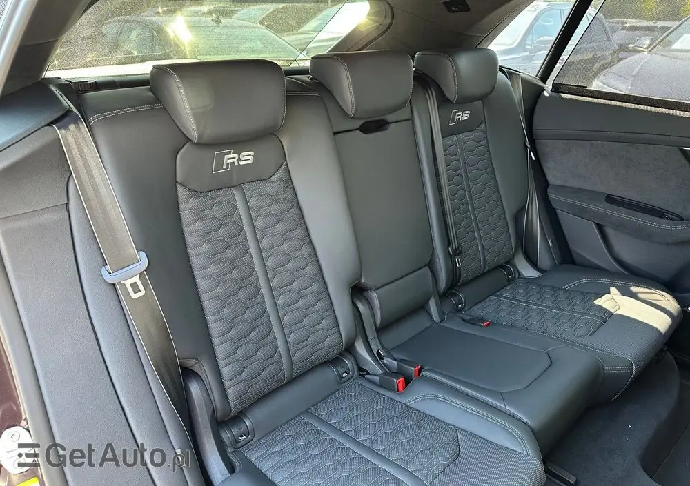 AUDI RS Q8 