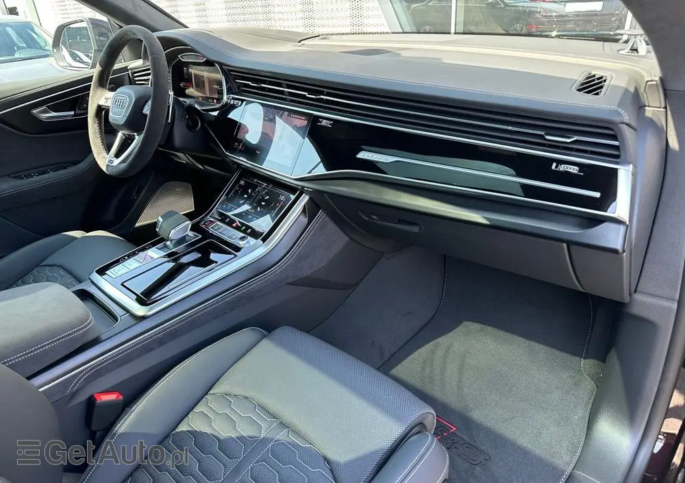 AUDI RS Q8 