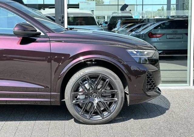 AUDI RS Q8 