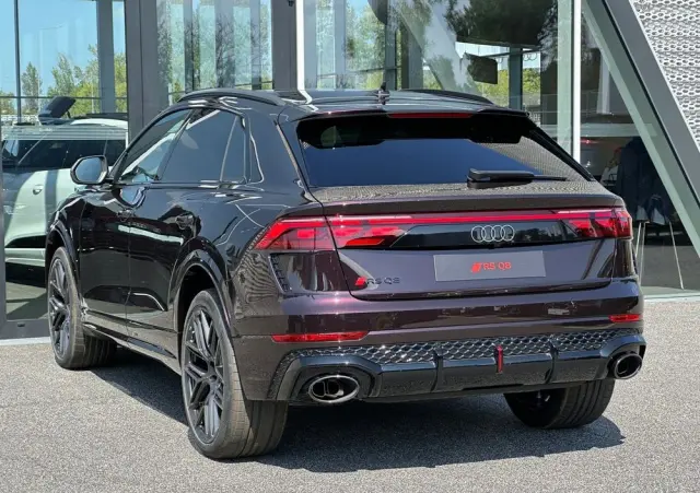 AUDI RS Q8 