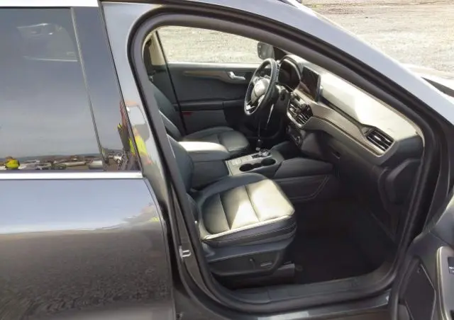 FORD Escape 2.0 EcoBoost AWD Titanium