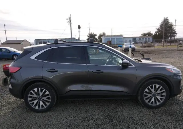 FORD Escape 2.0 EcoBoost AWD Titanium