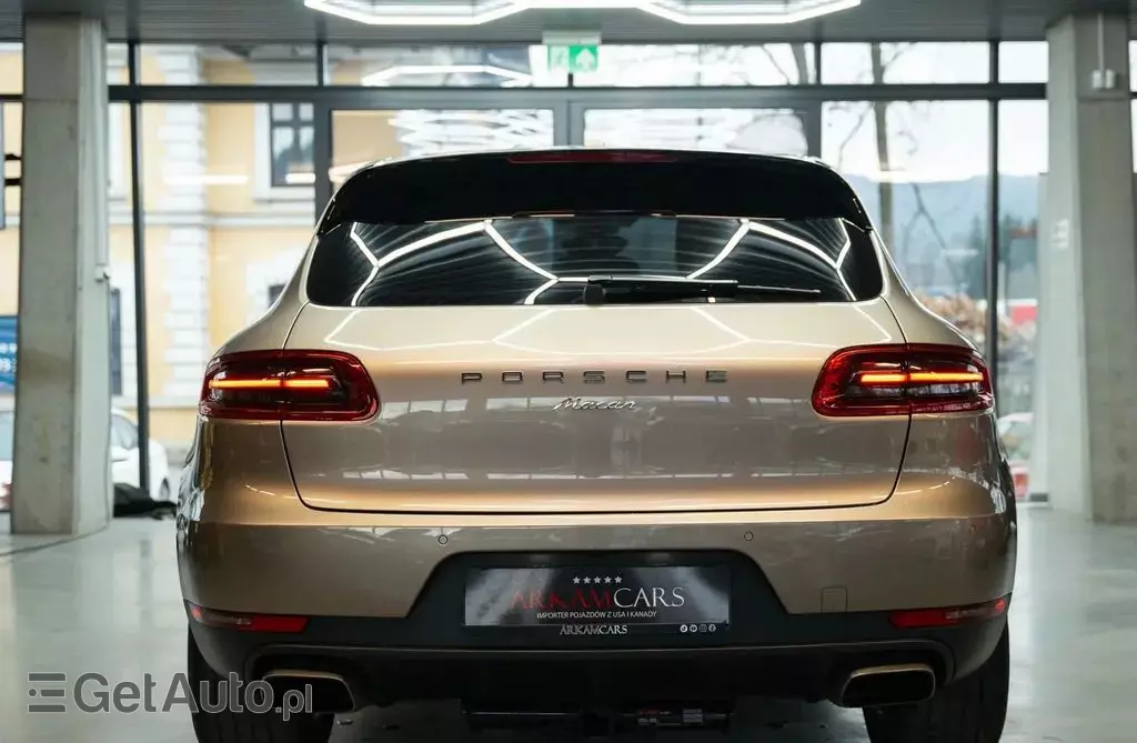 PORSCHE Macan 