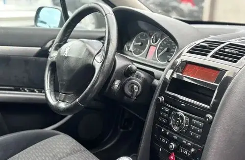 PEUGEOT 407 