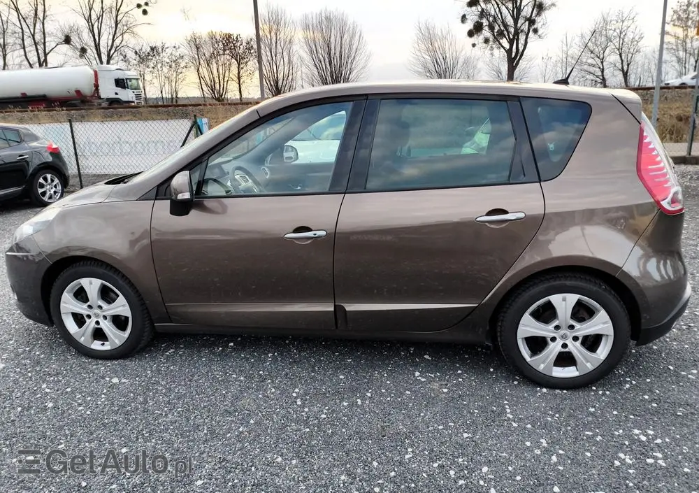 RENAULT Scenic 2.0 16V 140 CVT Dynamique