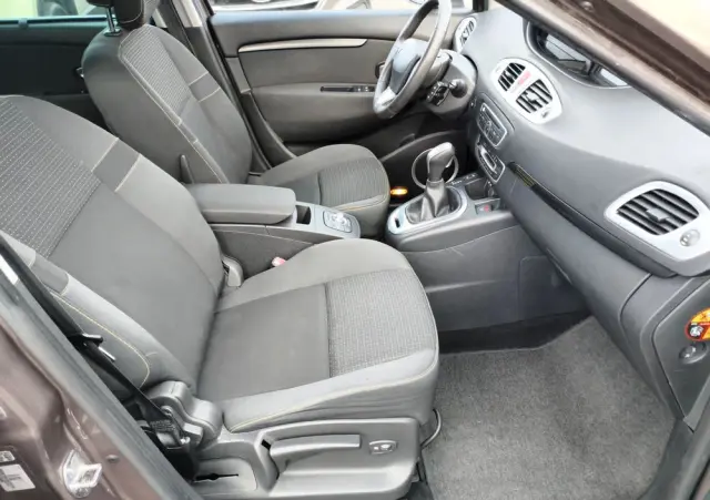 RENAULT Scenic 2.0 16V 140 CVT Dynamique