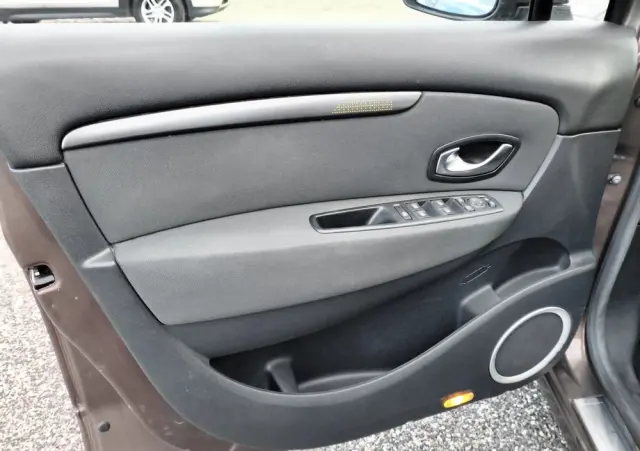 RENAULT Scenic 2.0 16V 140 CVT Dynamique