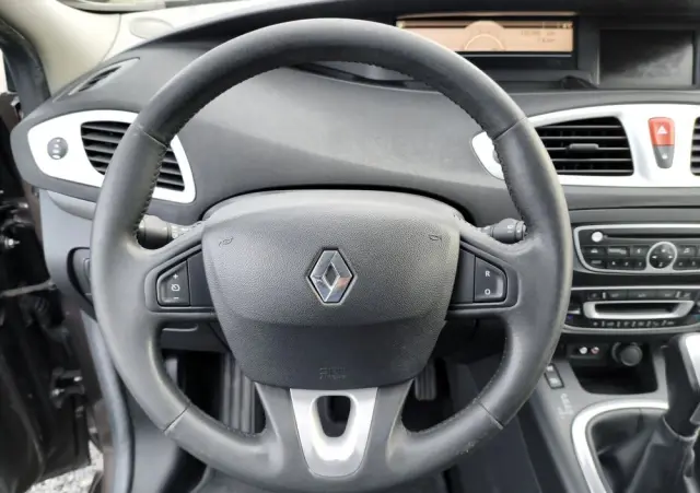 RENAULT Scenic 2.0 16V 140 CVT Dynamique