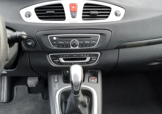 RENAULT Scenic 2.0 16V 140 CVT Dynamique