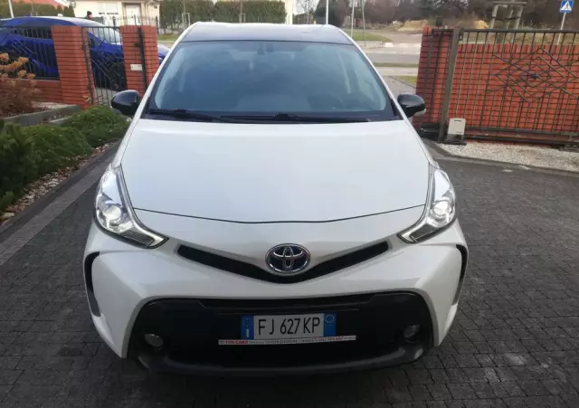 TOYOTA Prius+ 