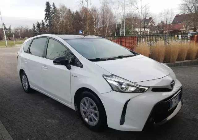 TOYOTA Prius+ 