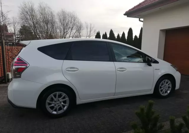TOYOTA Prius+ 