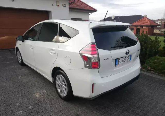 TOYOTA Prius+ 