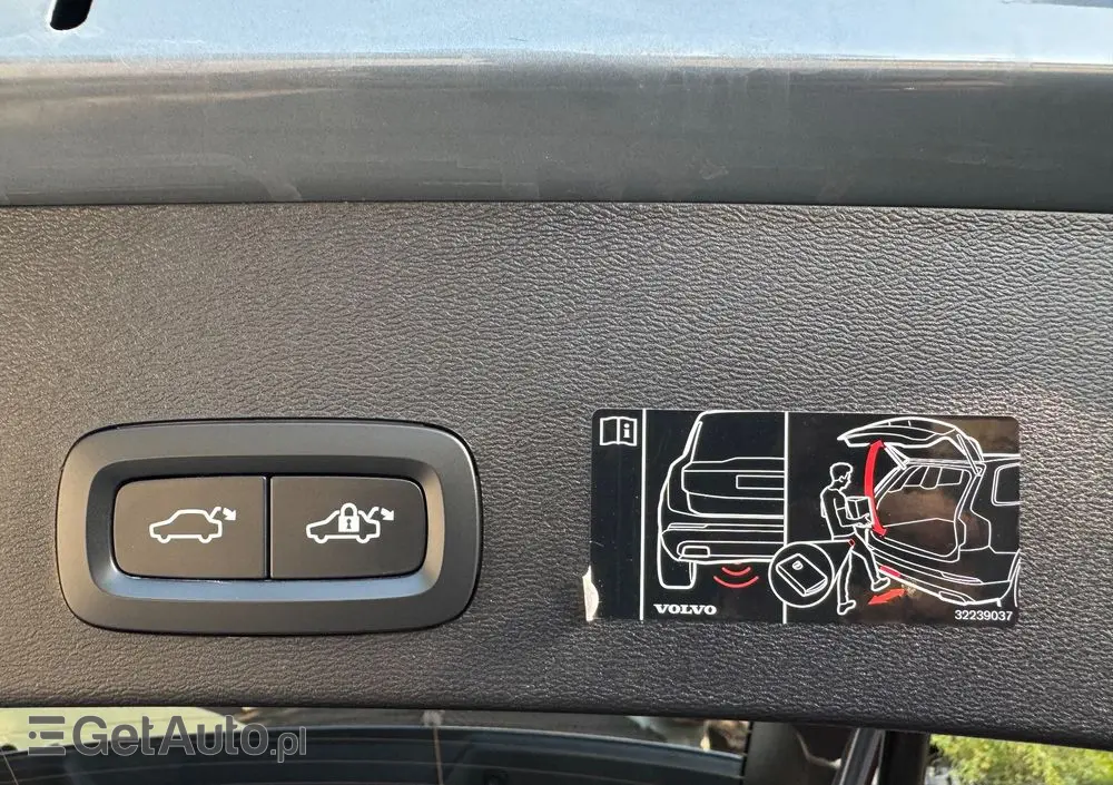 VOLVO XC 40 B4 B Geartronic RDesign