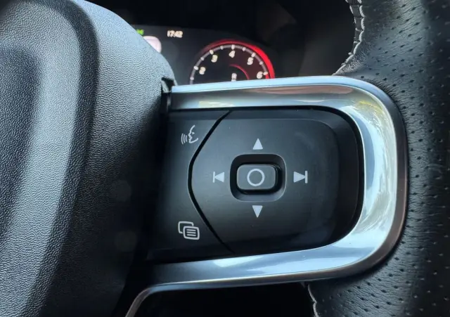 VOLVO XC 40 B4 B Geartronic RDesign