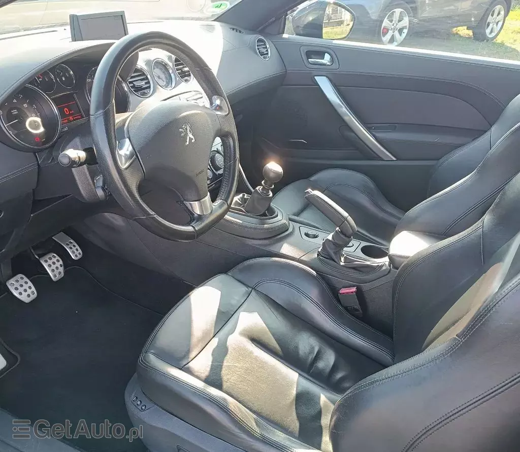PEUGEOT RCZ 