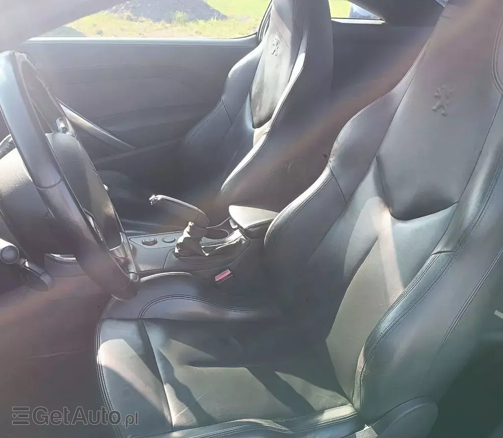 PEUGEOT RCZ 