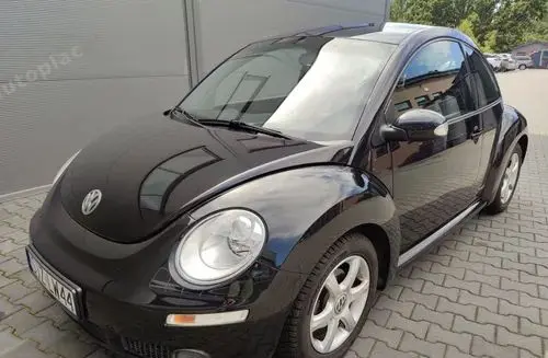VOLKSWAGEN New Beetle 