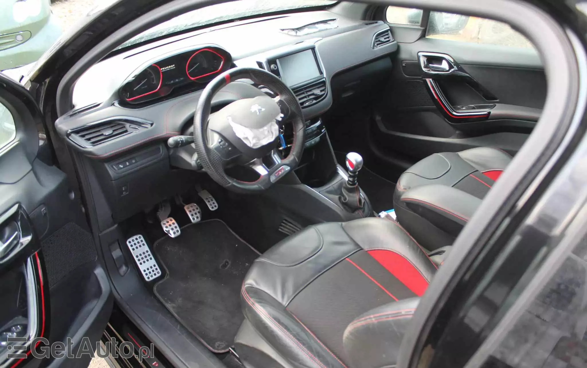 PEUGEOT 208 1.6 e-THP GTi S&S