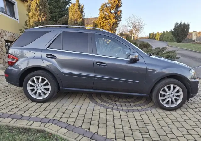 MERCEDES-BENZ ML 