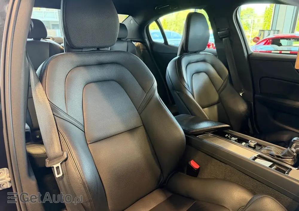 VOLVO S60 T4 R-Design