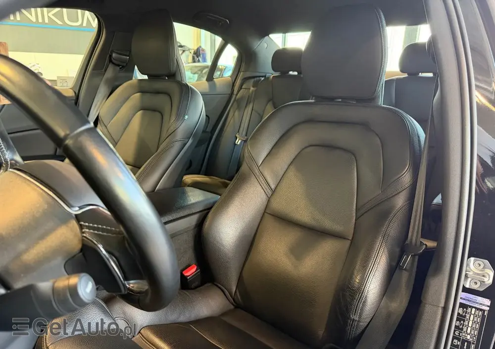 VOLVO S60 T4 R-Design