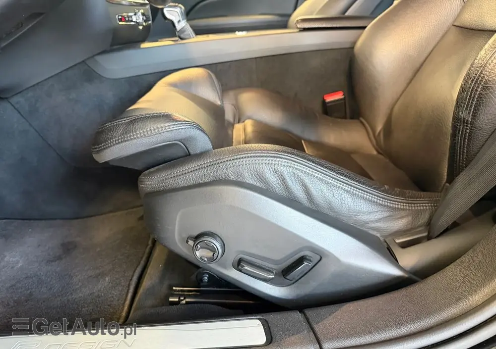 VOLVO S60 T4 R-Design