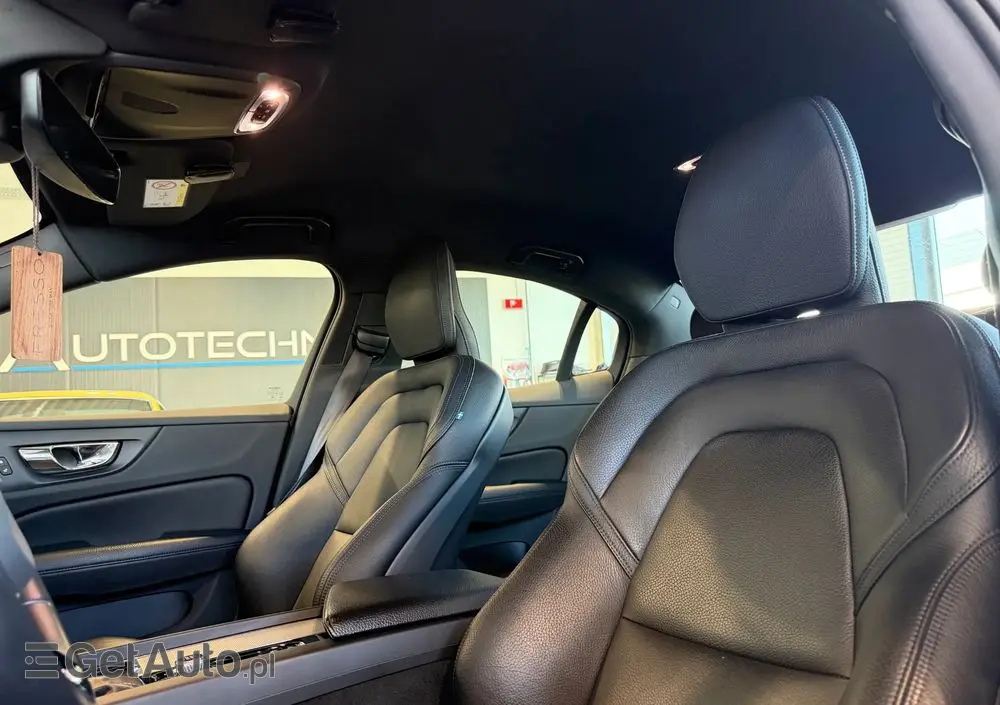 VOLVO S60 T4 R-Design