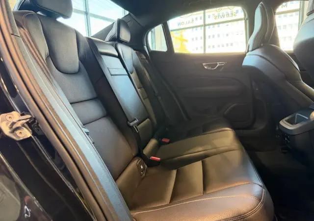 VOLVO S60 T4 R-Design