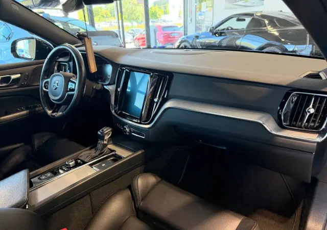 VOLVO S60 T4 R-Design