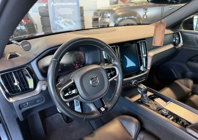 VOLVO S60 T4 R-Design