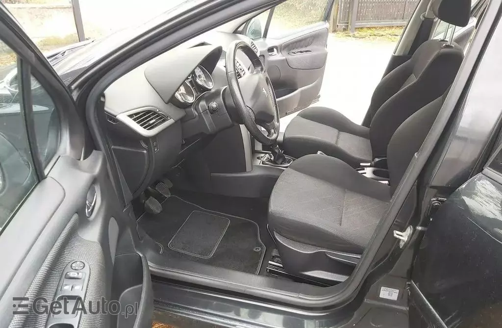 PEUGEOT 207 