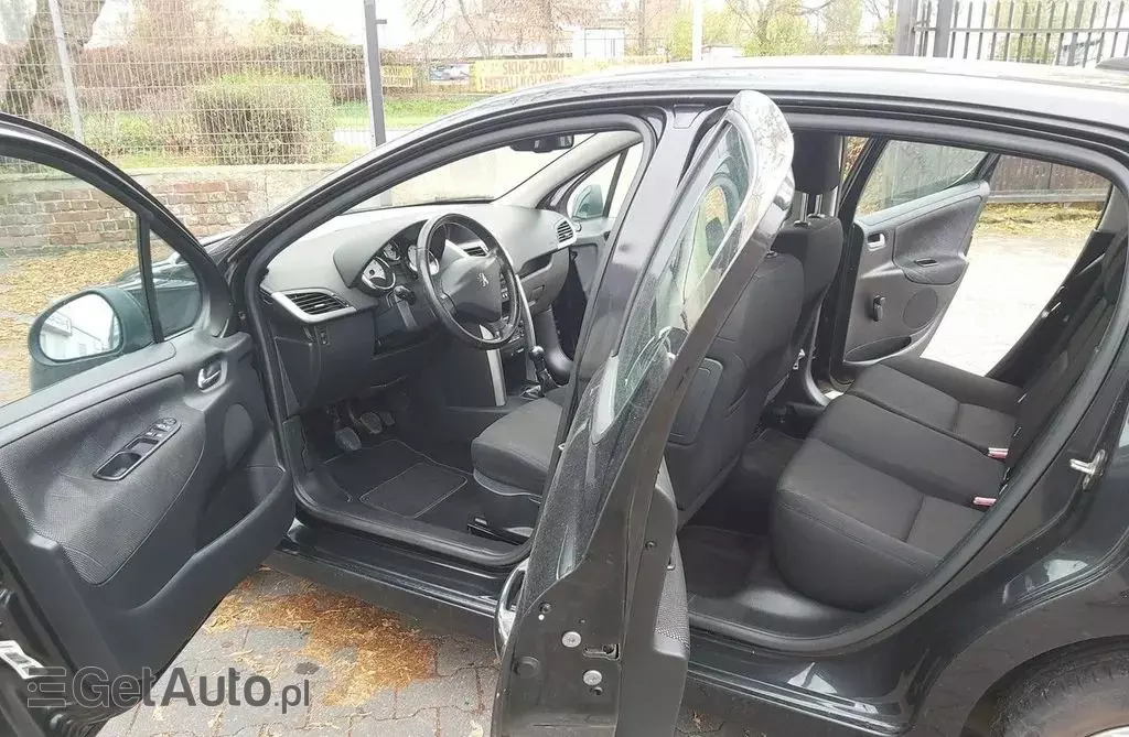 PEUGEOT 207 