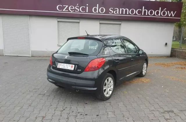 PEUGEOT 207 
