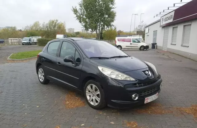 PEUGEOT 207 